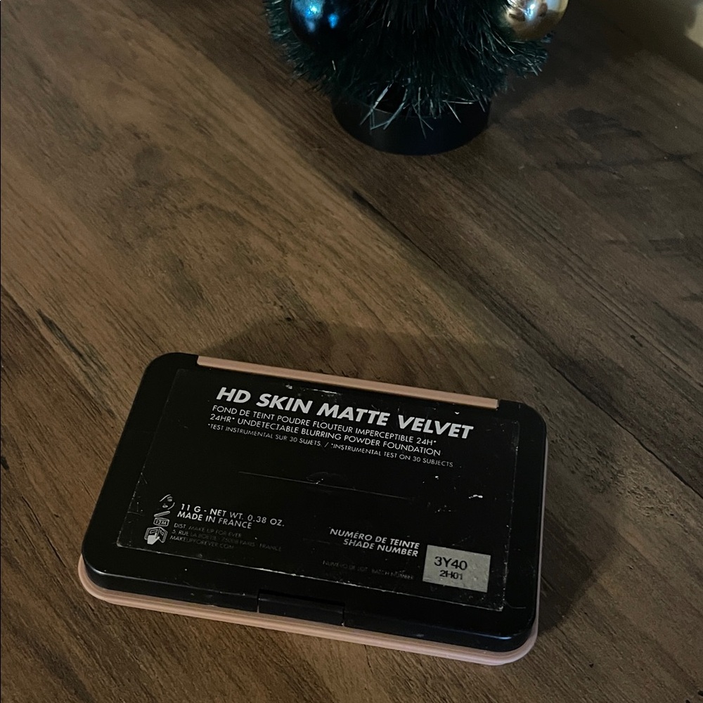 like New Makeup Forever HD Skin Matte Velvet Foundation